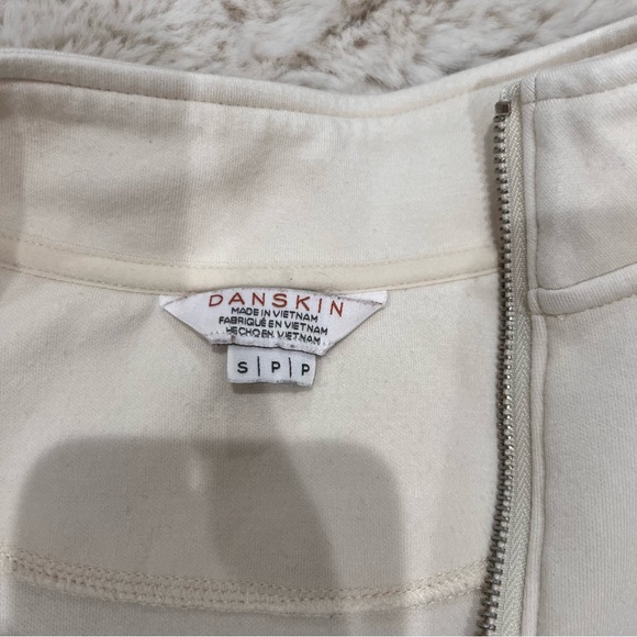 Super soft and comfy half zip up - Picture 2 of 2